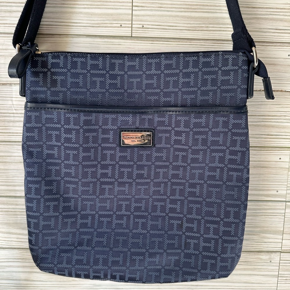 Tommy Hilfiger Crossbody Bag